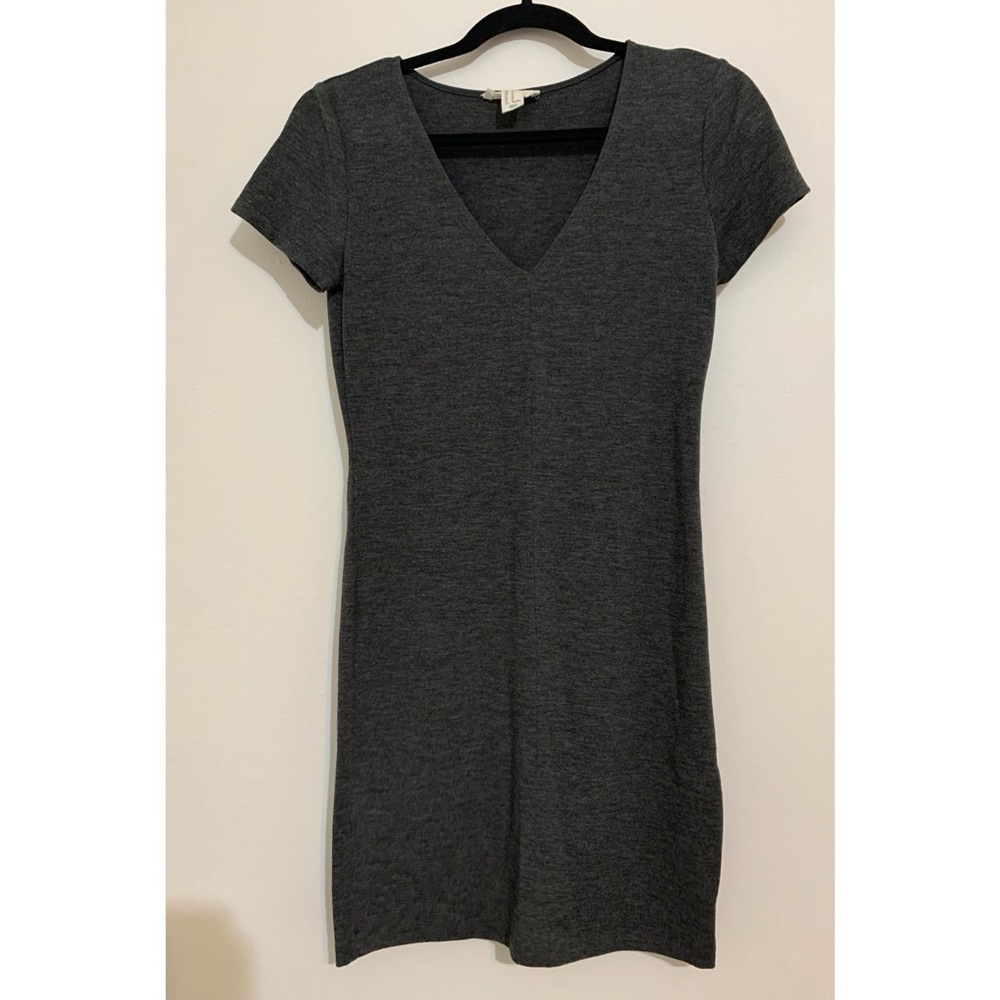 Forever 21 Mini Short Sleeve Dress. Gray. Medium